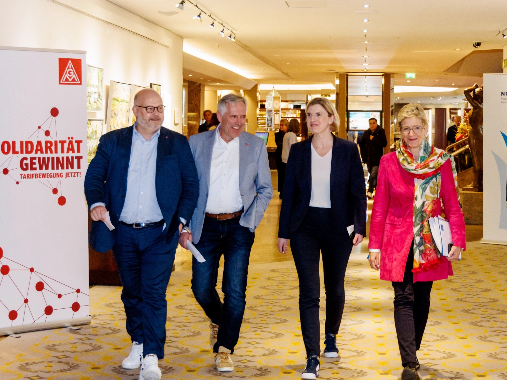 Nach der Einigung auf einen neuen Tarifvertrag für die Beschäftigten der Metall- und Elektroindustrie: Angelique Renkhoff-Mücke, Daniel Friedrich Horst Ott, Daniel Friedrich, Lena Ströbele 