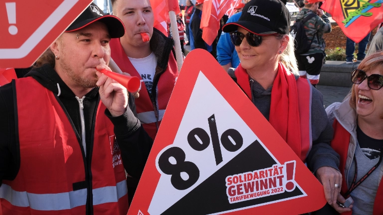 Demo und Kundgebung 3. M+E-Tarifverhandlung in Augsburg