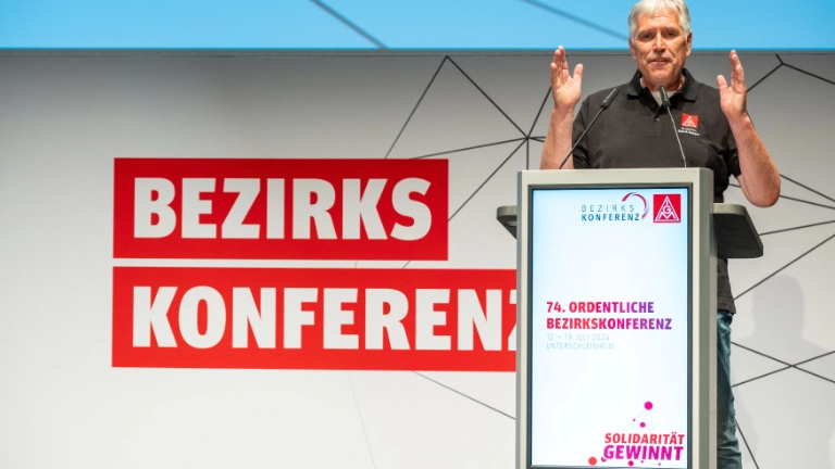 Bezirkskonferenz 2024 der IG Metall Bayern: Bezirksleiter Horst Ott